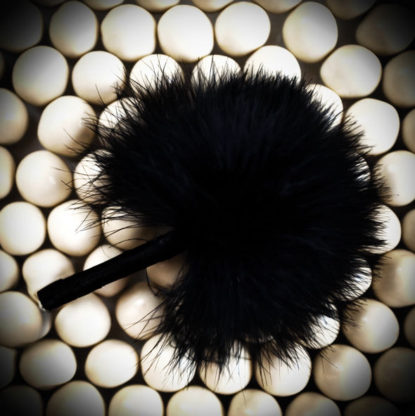 BIJOUX - LES PETITS BONBONS PLUMA ESTIMULADORA - Imagen 4